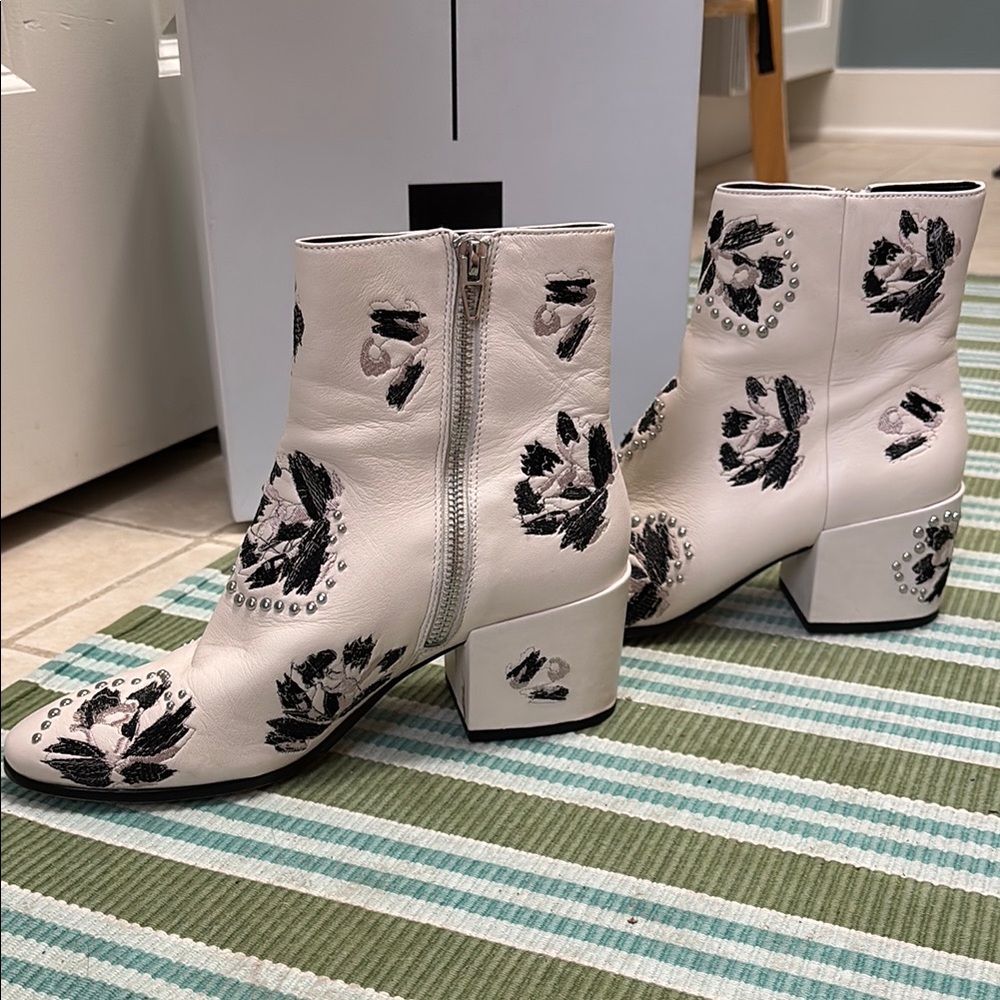 Dolce Vita White and Black Ankle Boots - embroidered leather - Picture 2 of 16